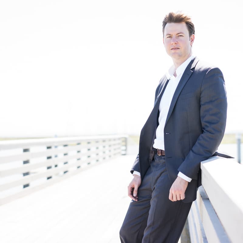 <p>Friendly on bridge right side</p>